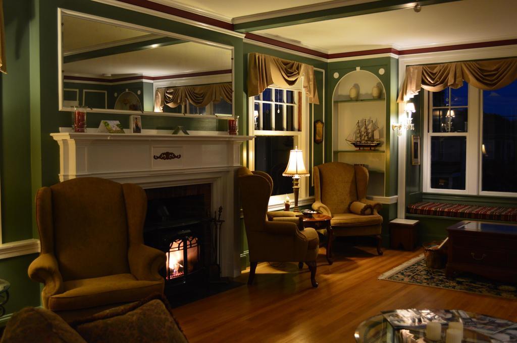 The Brewster Inn Dexter Екстериор снимка